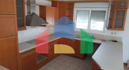 Продаж - Котедж 470 m² в передмісті Салонік