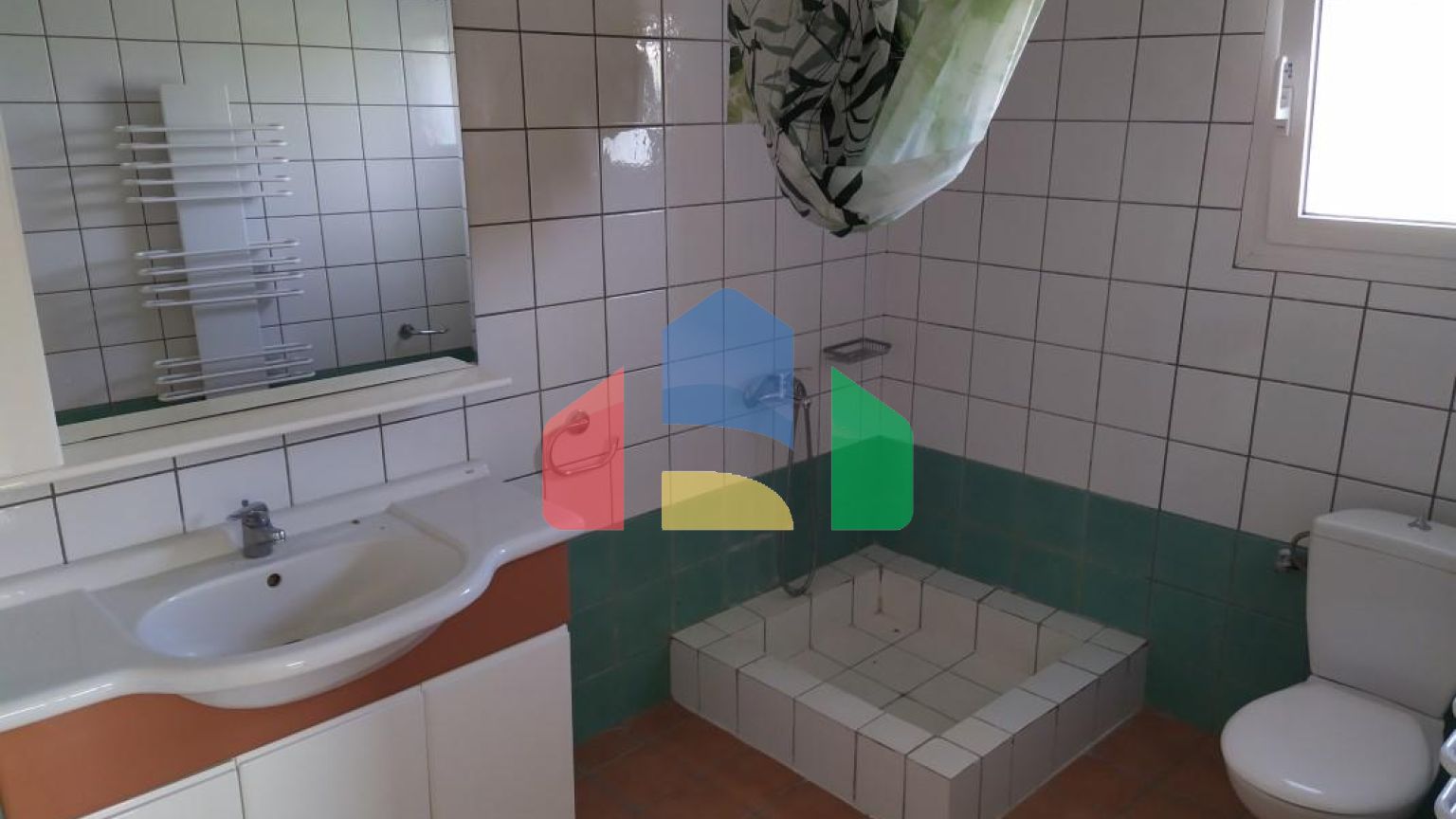 Продаж - Котедж 470 m² в передмісті Салонік