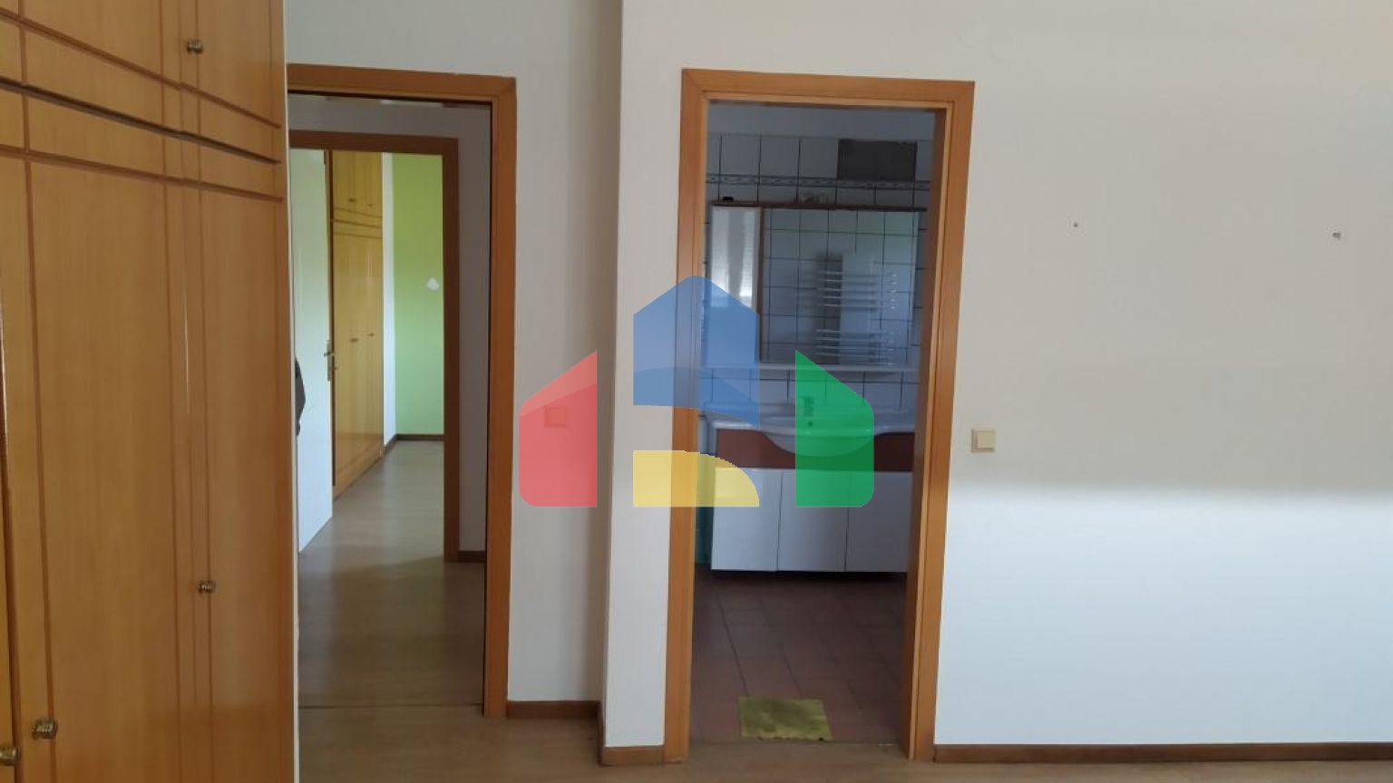 Продаж - Котедж 470 m² в передмісті Салонік