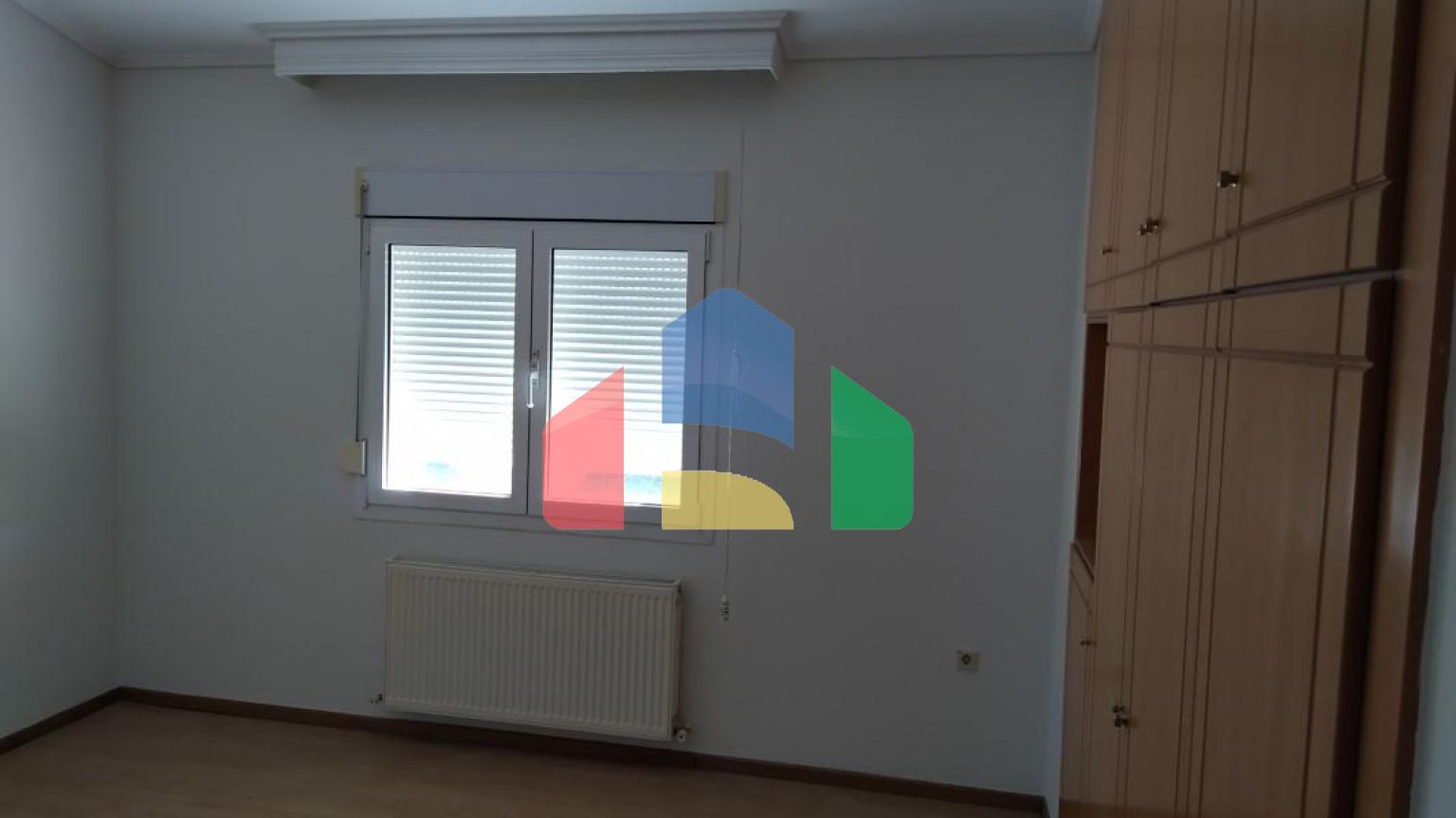 Продаж - Котедж 470 m² в передмісті Салонік