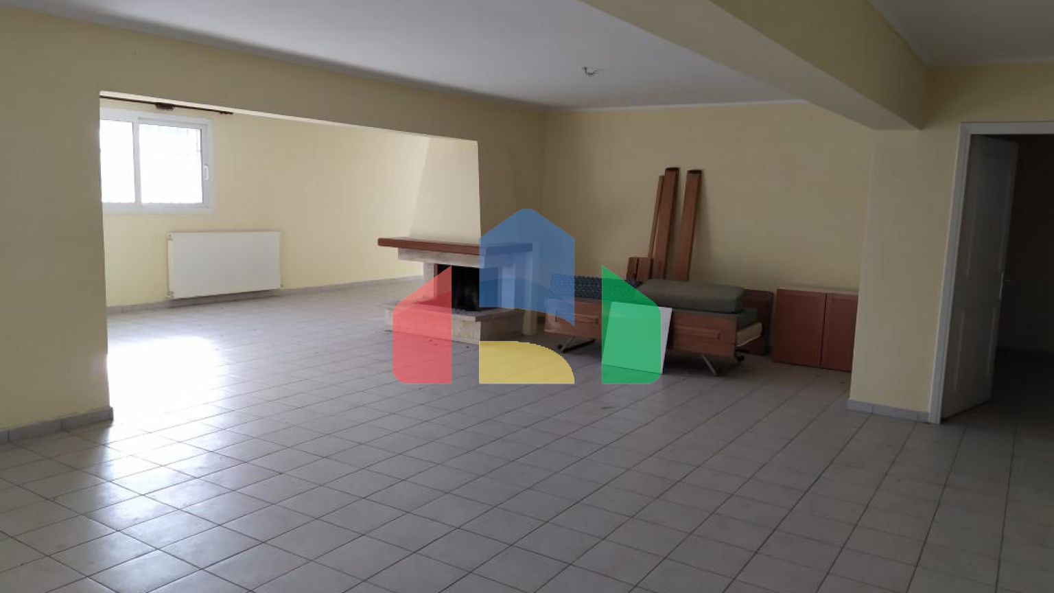 Продаж - Котедж 470 m² в передмісті Салонік