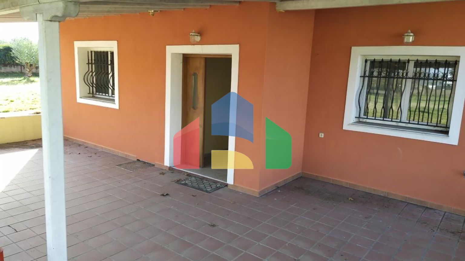 Продаж - Котедж 470 m² в передмісті Салонік