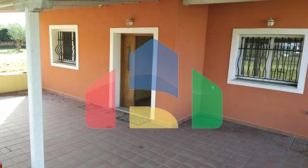 Продаж - Котедж 470 m² в передмісті Салонік