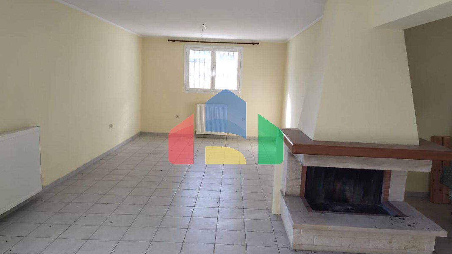 Продаж - Котедж 470 m² в передмісті Салонік