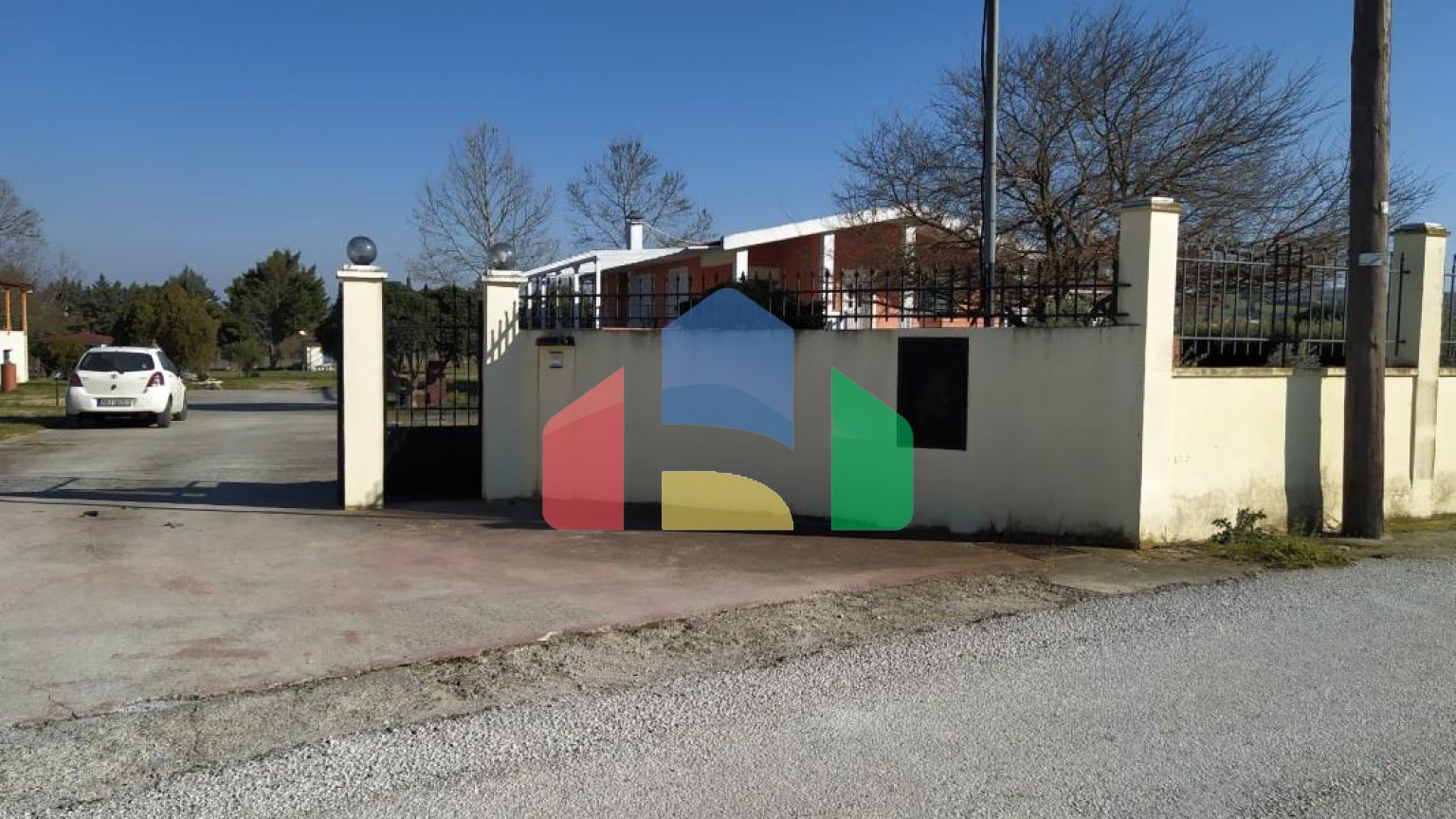 Продаж - Котедж 470 m² в передмісті Салонік