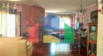 Продаж - Котедж 204 m² в передмісті Салонік