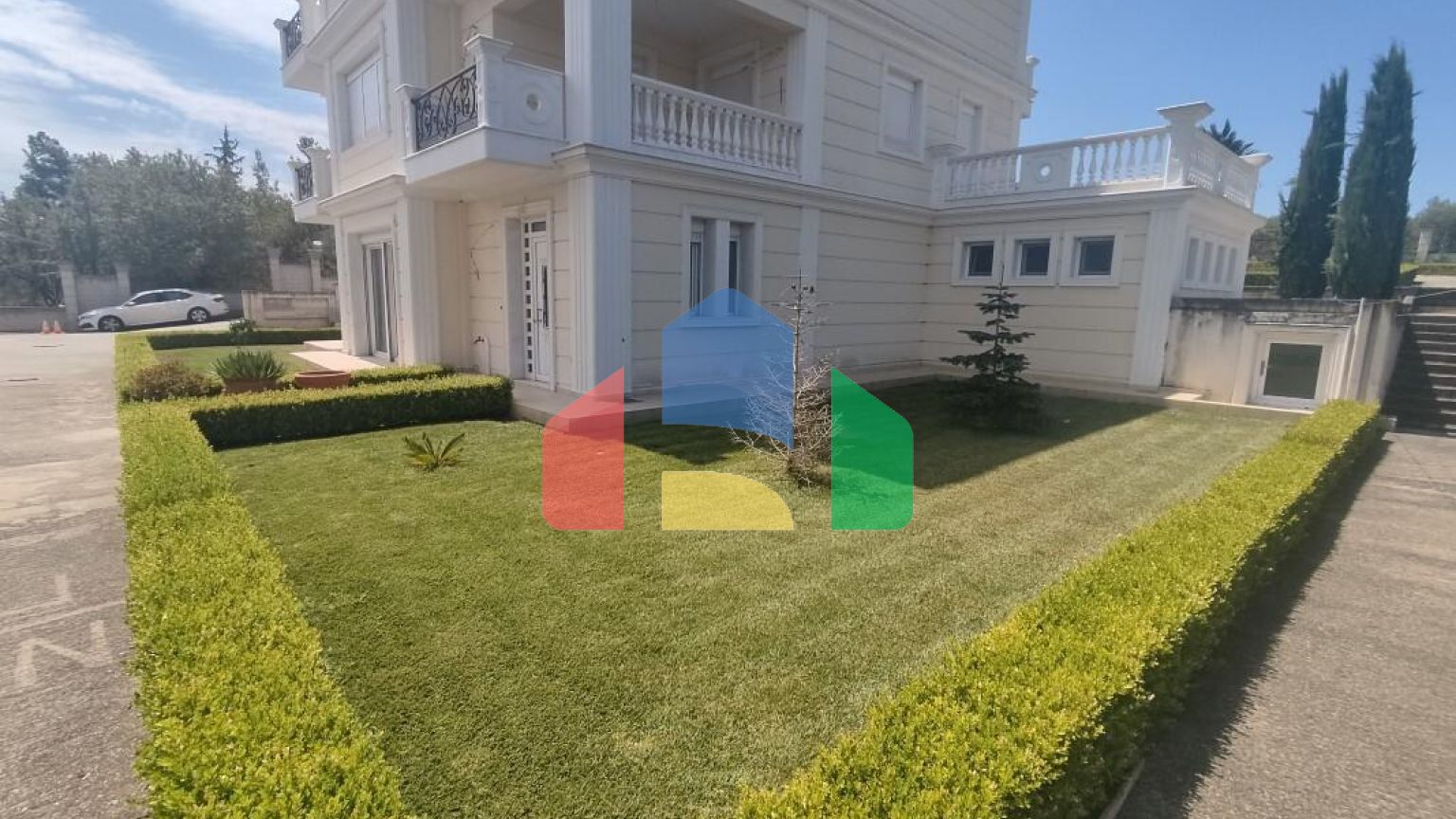 Продаж - Вілла 930 m² в передмісті Салонік