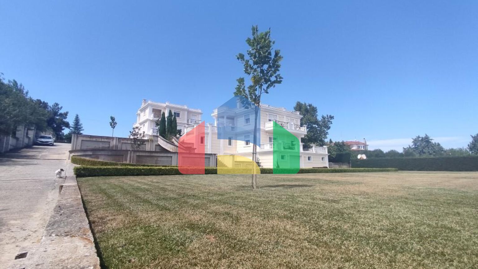 Продаж - Вілла 930 m² в передмісті Салонік