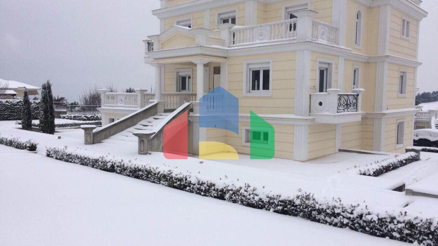 Продаж - Вілла 930 m² в передмісті Салонік