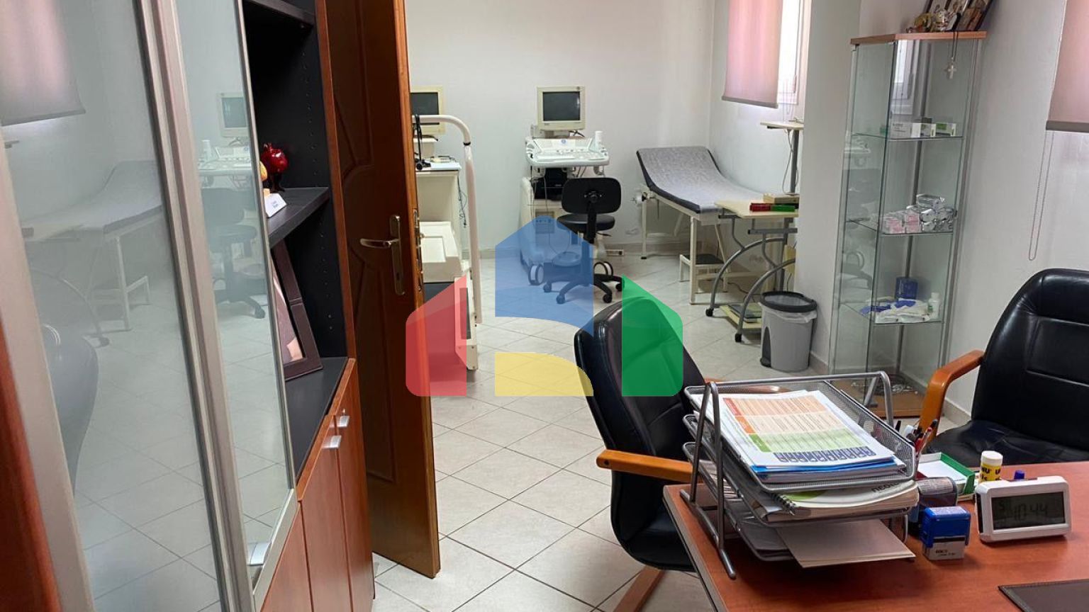 Продажа - Коммерческое помещение 68 m² в пригороде Салоник