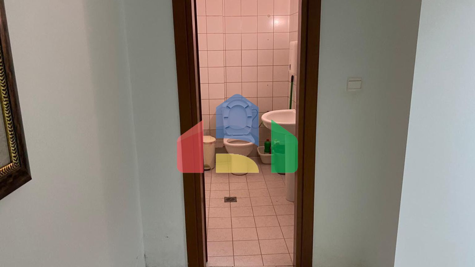 Продажа - Коммерческое помещение 68 m² в пригороде Салоник