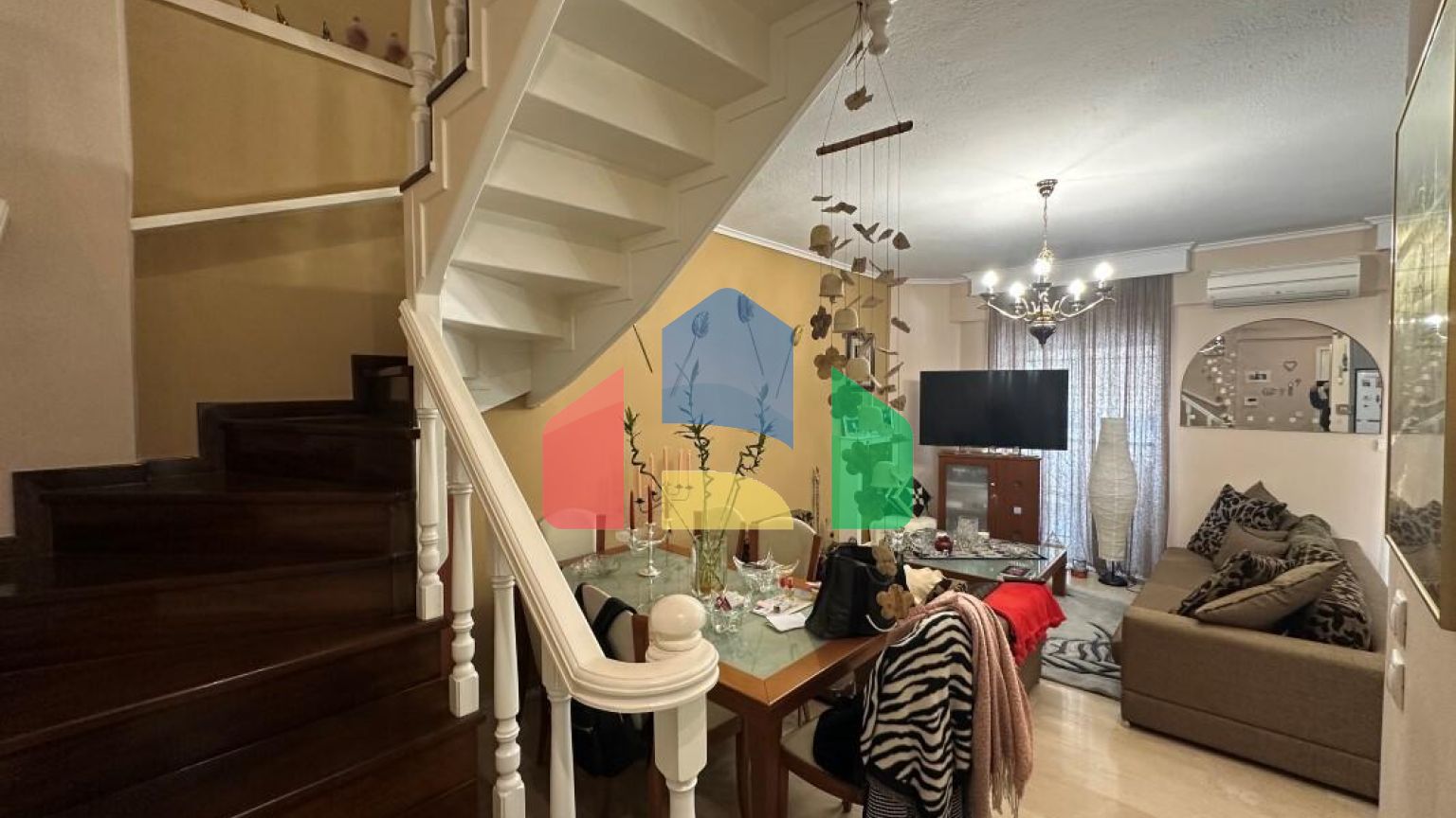 Продажа - Двухуровневая квартира 90 m² в пригороде Салоник