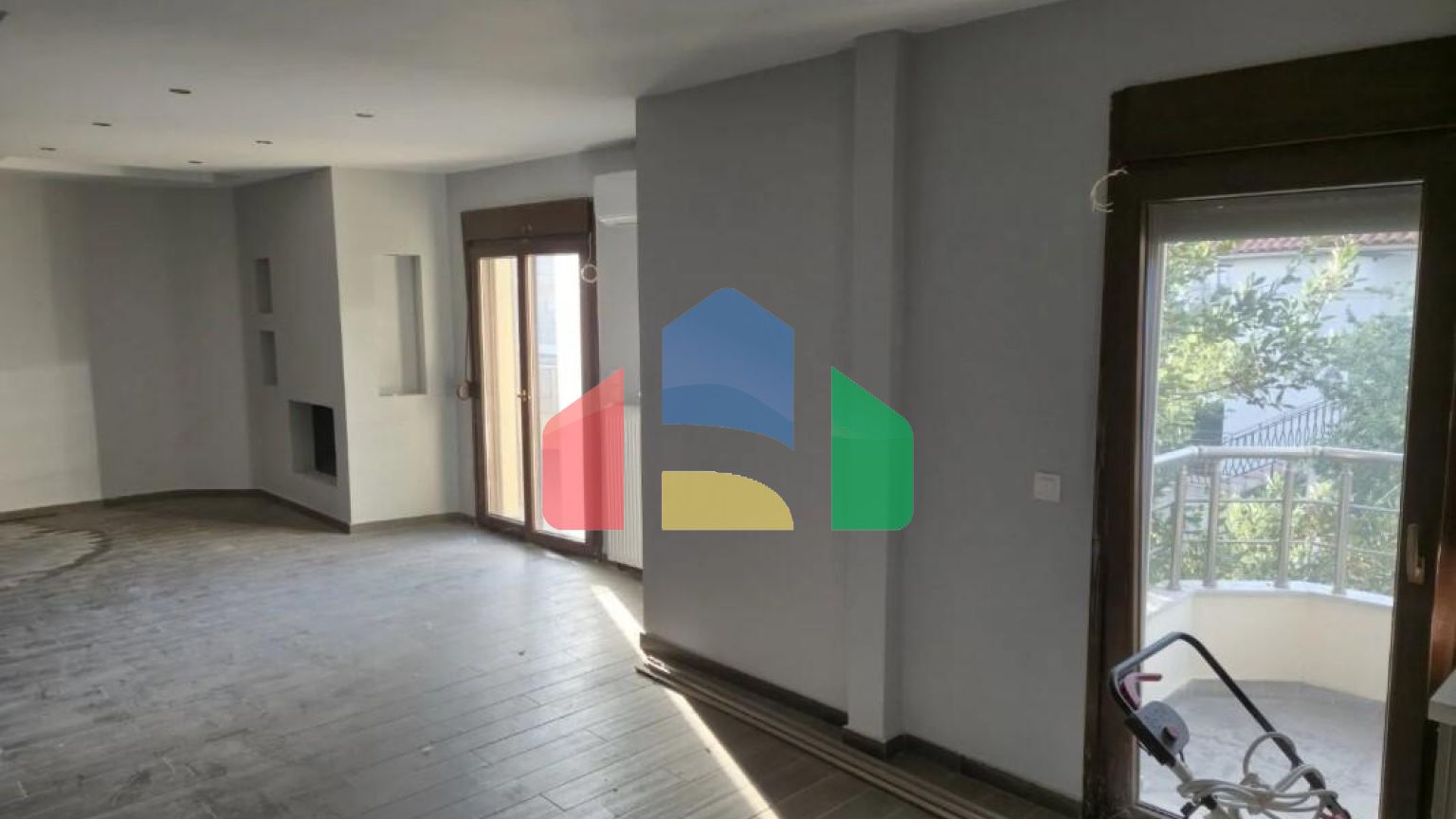 Продаж - Duplex 125 m² в передмісті Салонік