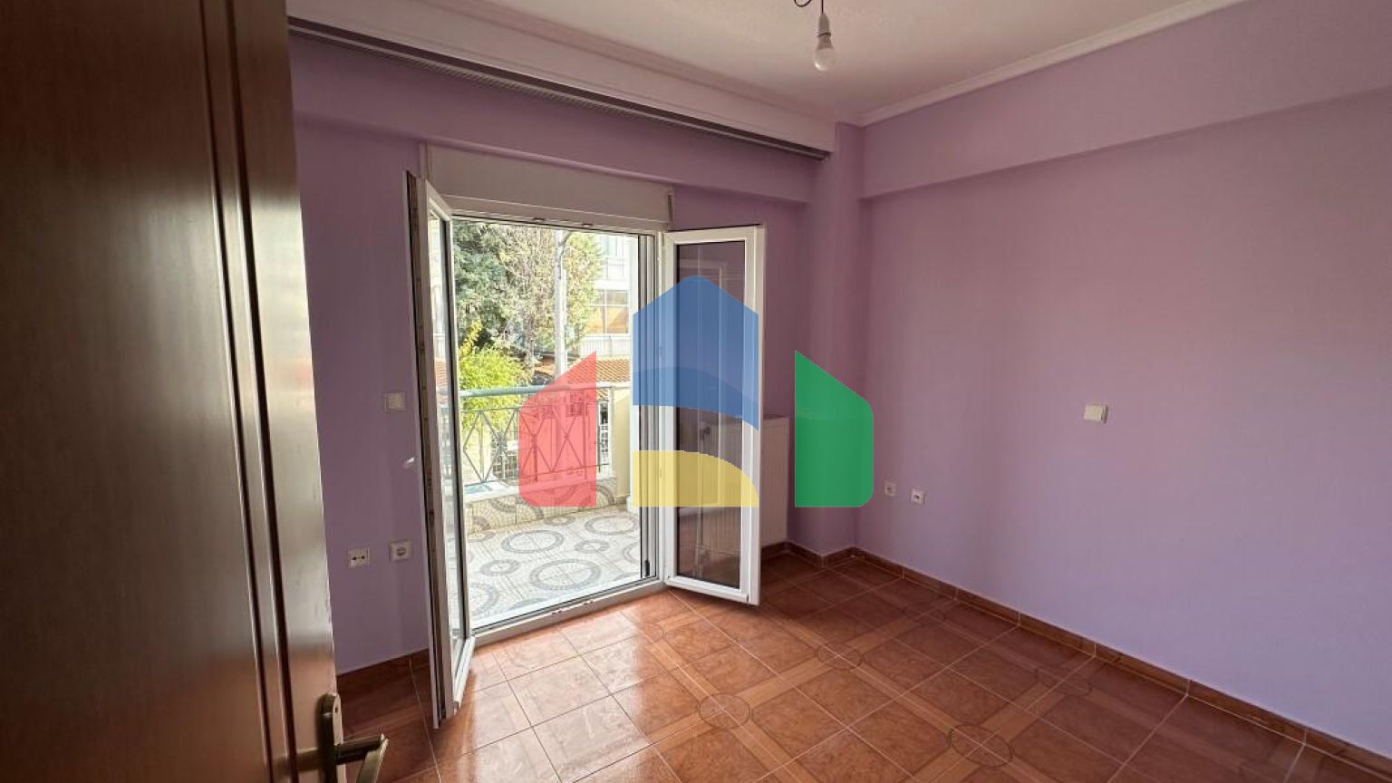 Продаж - Таунхаус 240 m² в передмісті Салонік