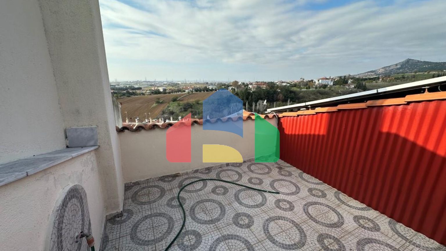 Продаж - Таунхаус 240 m² в передмісті Салонік