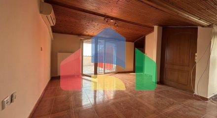 Продаж - Таунхаус 240 m² в передмісті Салонік