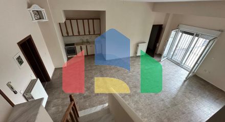 Продаж - Таунхаус 240 m² в передмісті Салонік