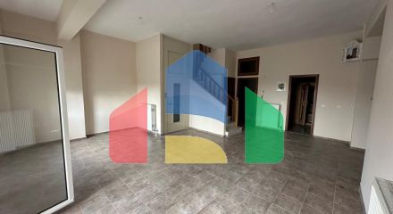 Продаж - Таунхаус 240 m² в передмісті Салонік