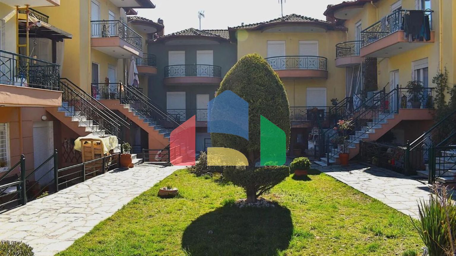 Продаж - Таунхаус 115 m² в передмісті Салонік