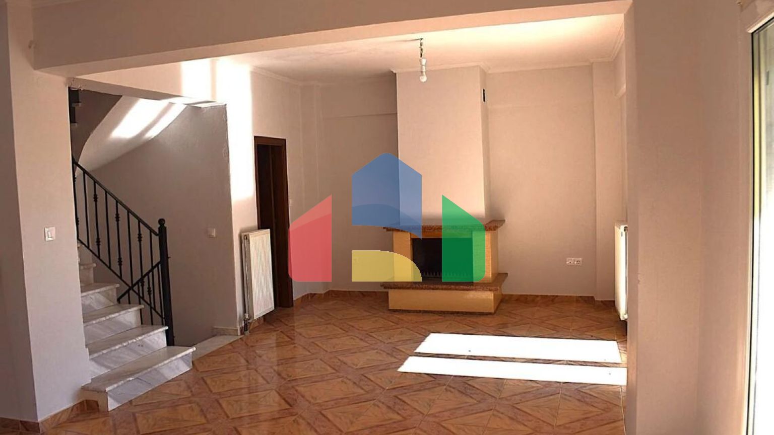 Продаж - Таунхаус 115 m² в передмісті Салонік