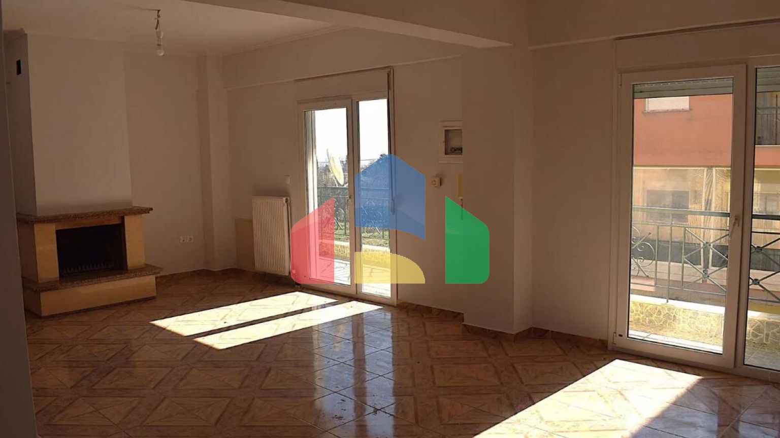 Продаж - Таунхаус 115 m² в передмісті Салонік