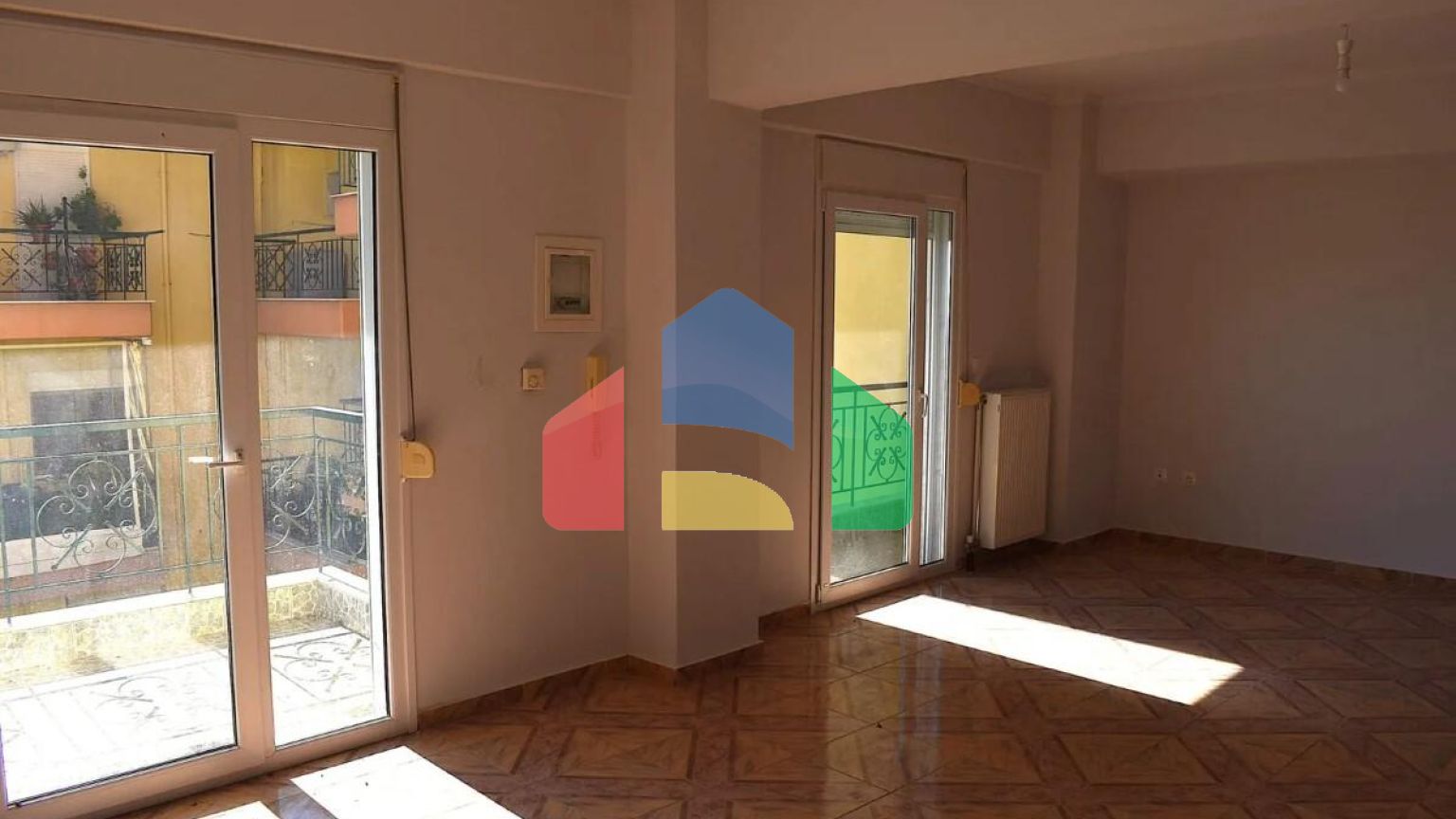 Продаж - Таунхаус 115 m² в передмісті Салонік