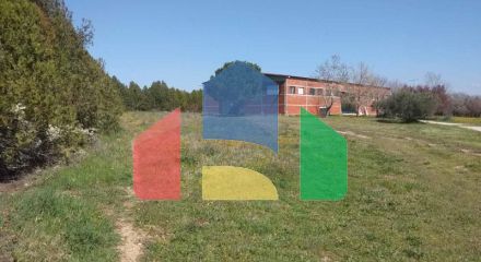 Продаж - Комерційна нерухомість 800 m² в передмісті Салонік