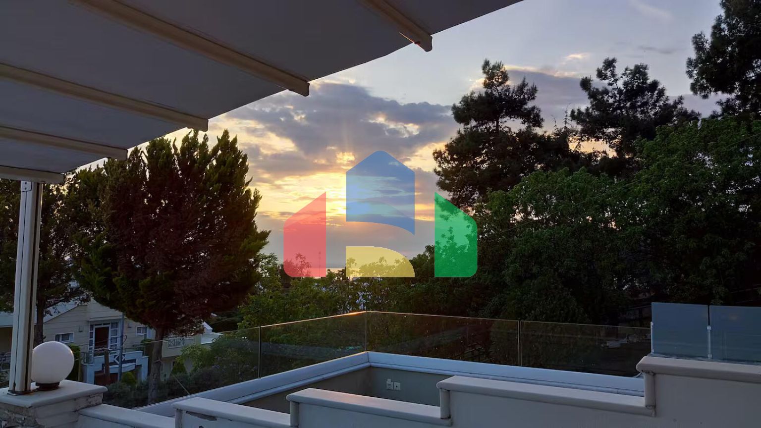 Продаж - Вілла 470 m² в передмісті Салонік