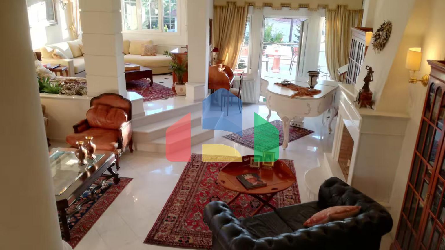 Продаж - Вілла 470 m² в передмісті Салонік