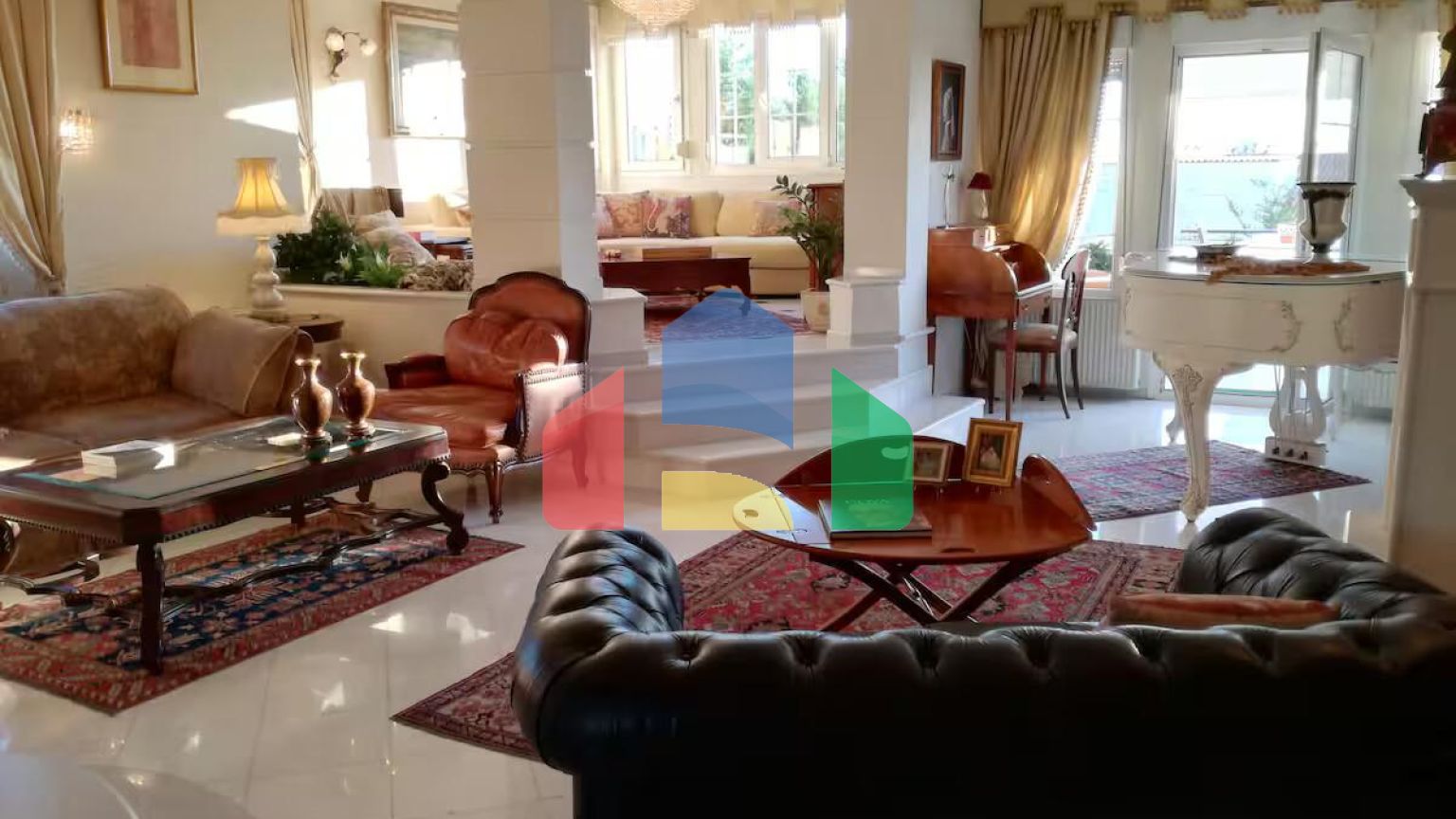 Продаж - Вілла 470 m² в передмісті Салонік