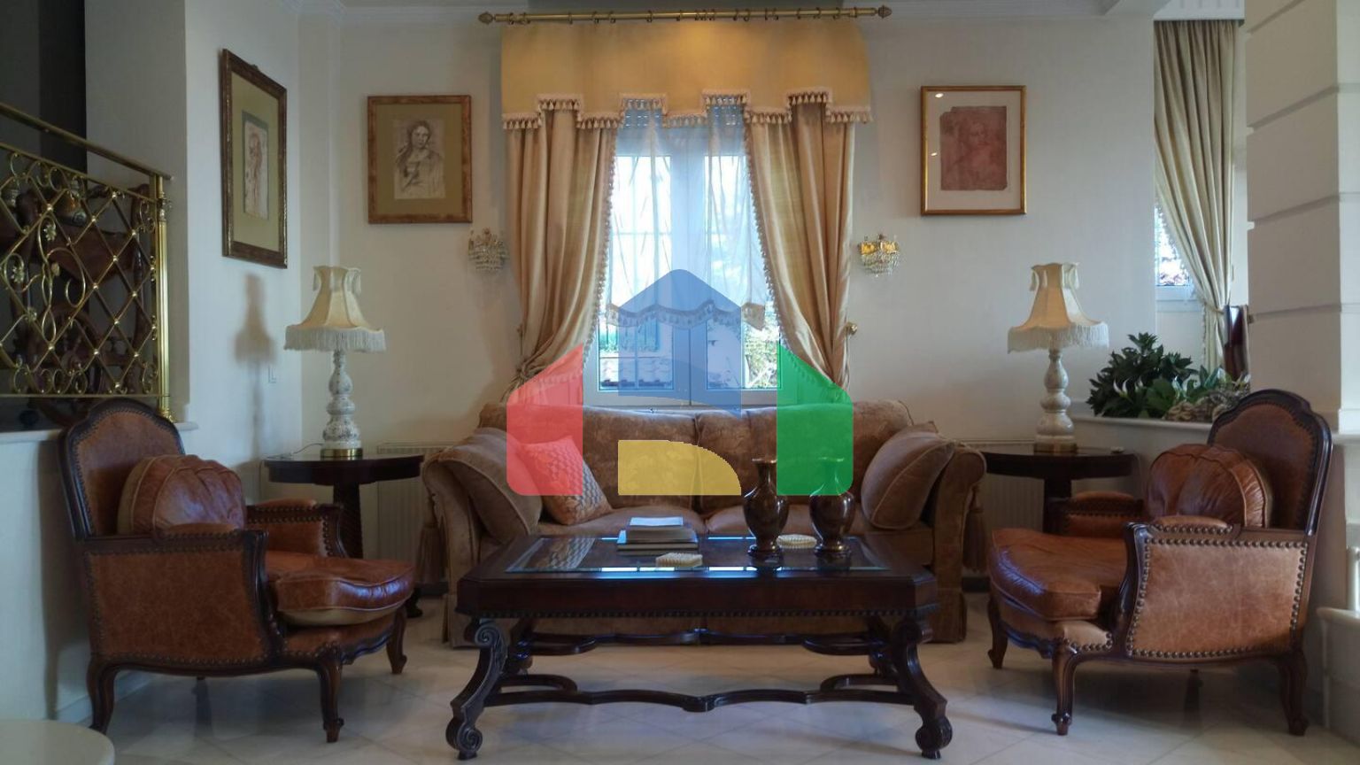 Продаж - Вілла 470 m² в передмісті Салонік