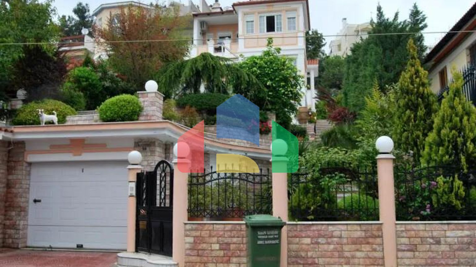 Продаж - Вілла 470 m² в передмісті Салонік