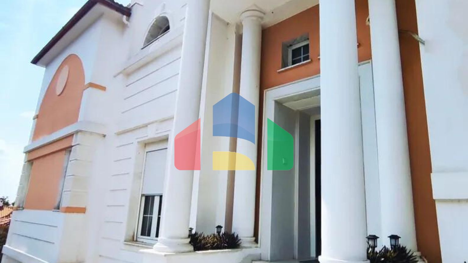 Продаж - Вілла 470 m² в передмісті Салонік