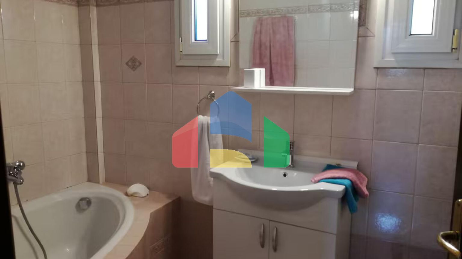 Продаж - Вілла 470 m² в передмісті Салонік