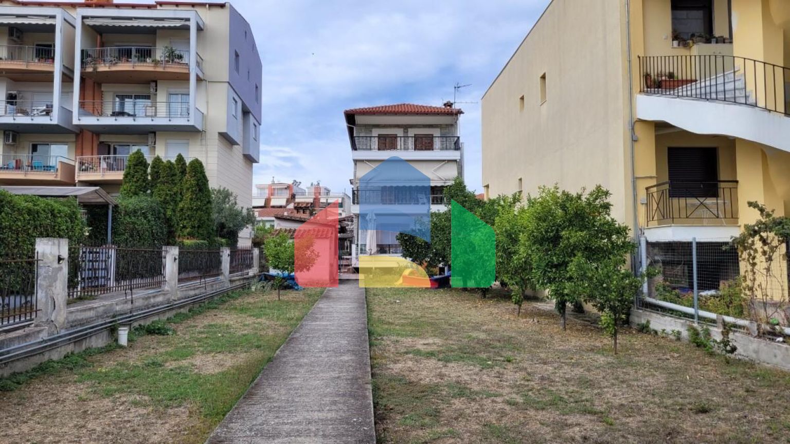 Продаж - Таунхаус 235 m² в передмісті Салонік