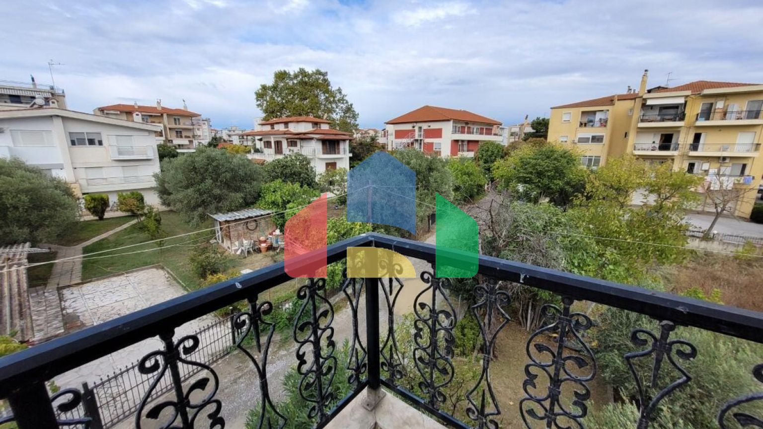 Продаж - Таунхаус 235 m² в передмісті Салонік