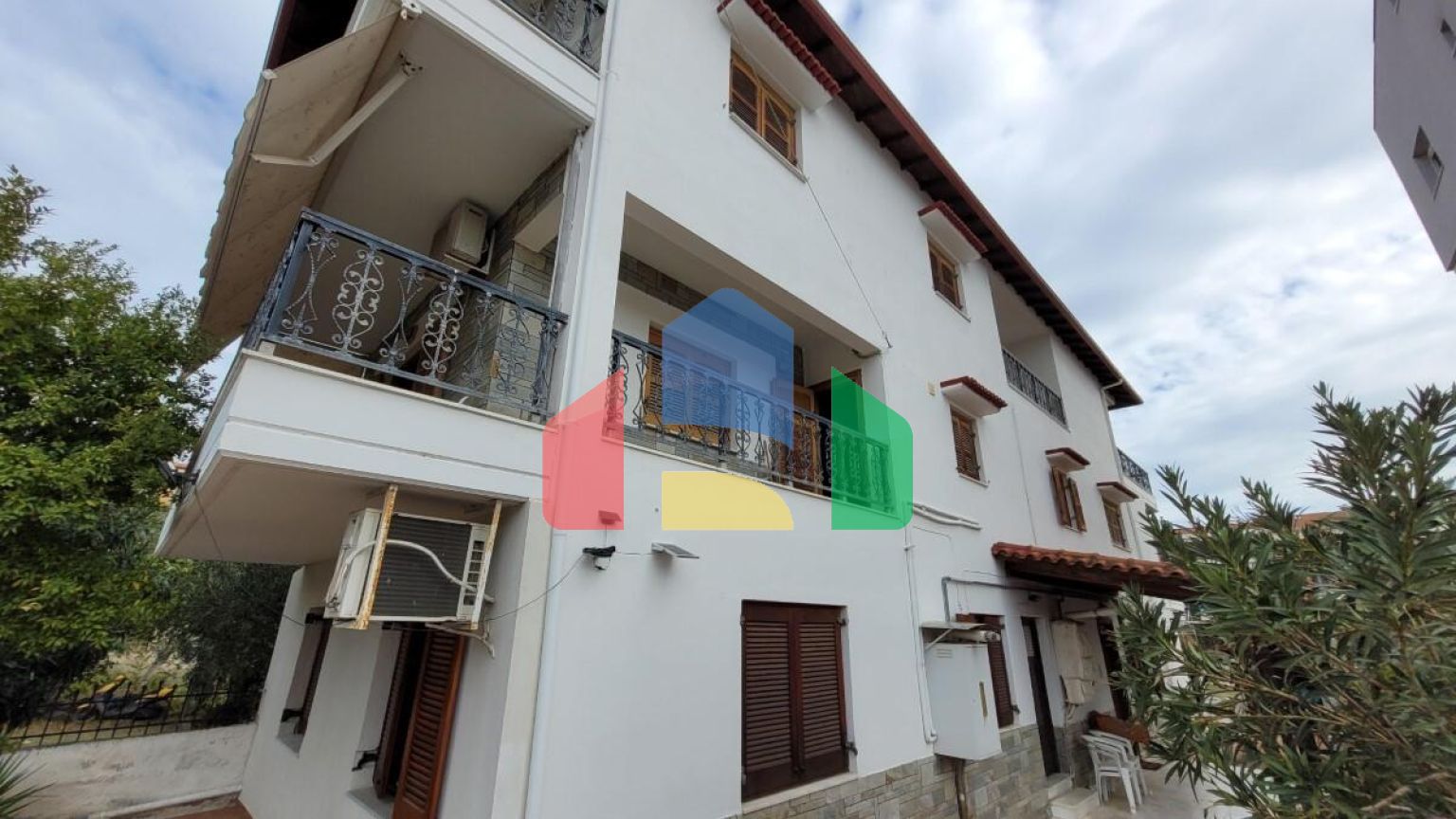 Продаж - Таунхаус 235 m² в передмісті Салонік