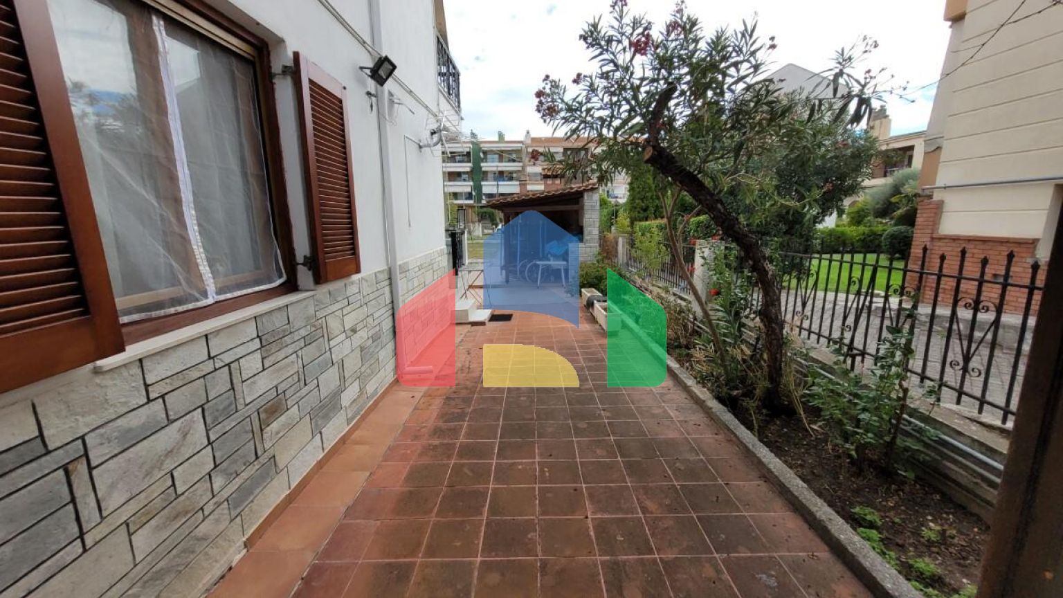 Продаж - Таунхаус 235 m² в передмісті Салонік