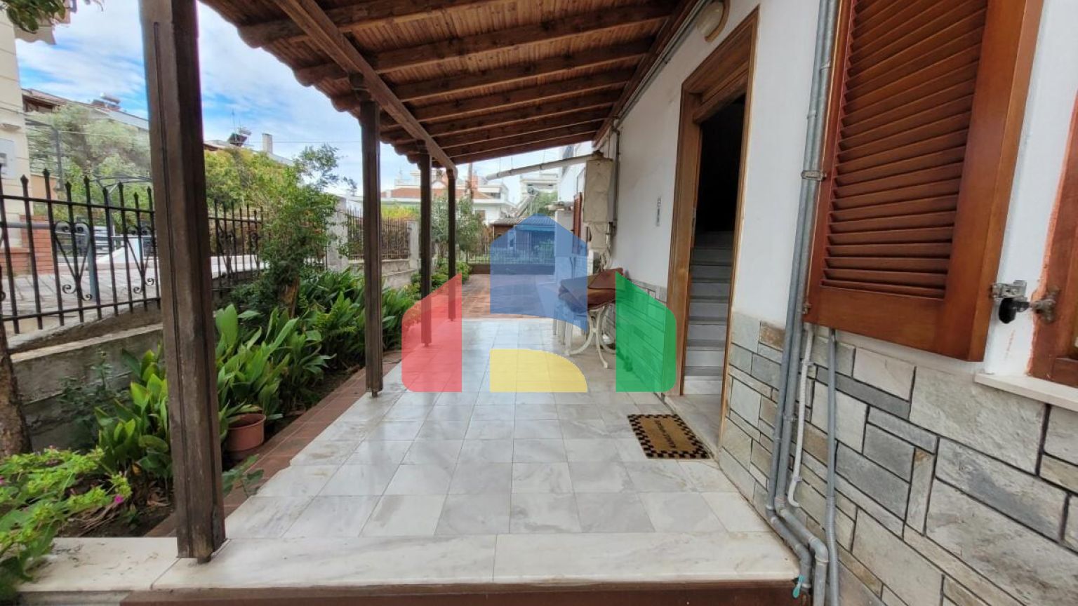 Продаж - Таунхаус 235 m² в передмісті Салонік