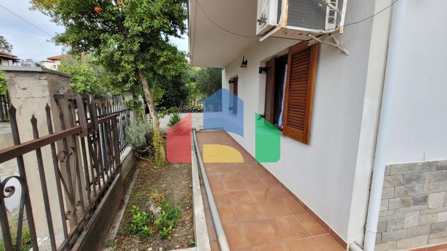 Продаж - Таунхаус 235 m² в передмісті Салонік