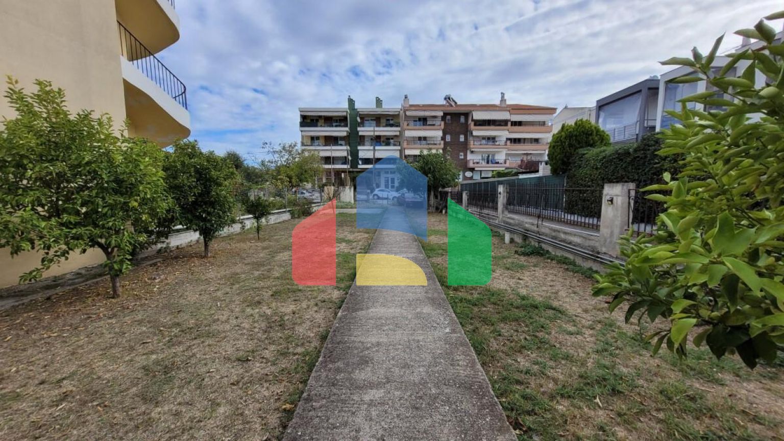 Продаж - Таунхаус 235 m² в передмісті Салонік