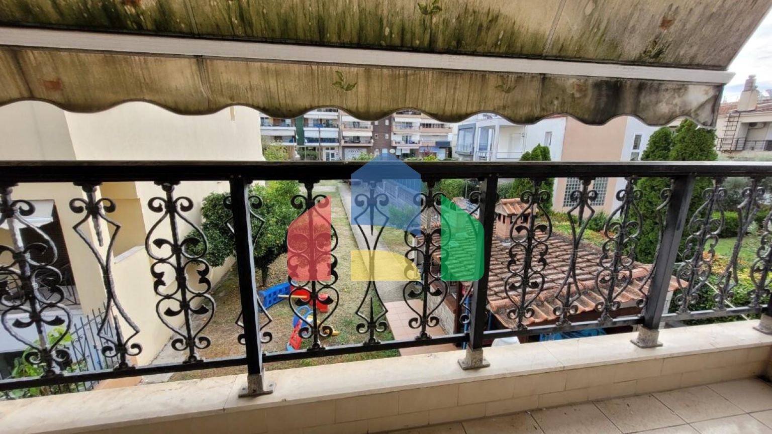 Продаж - Таунхаус 235 m² в передмісті Салонік