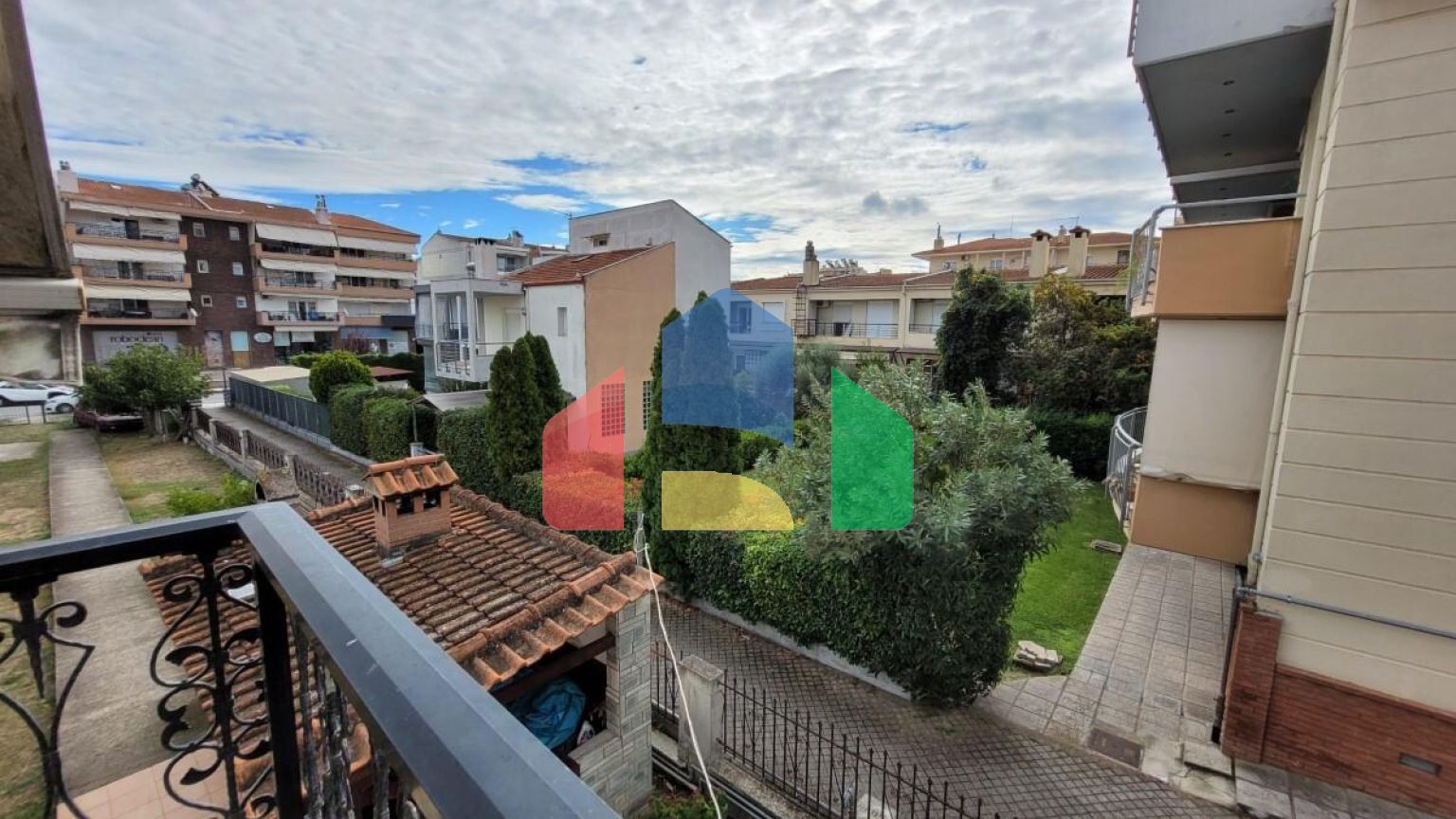 Продаж - Таунхаус 235 m² в передмісті Салонік