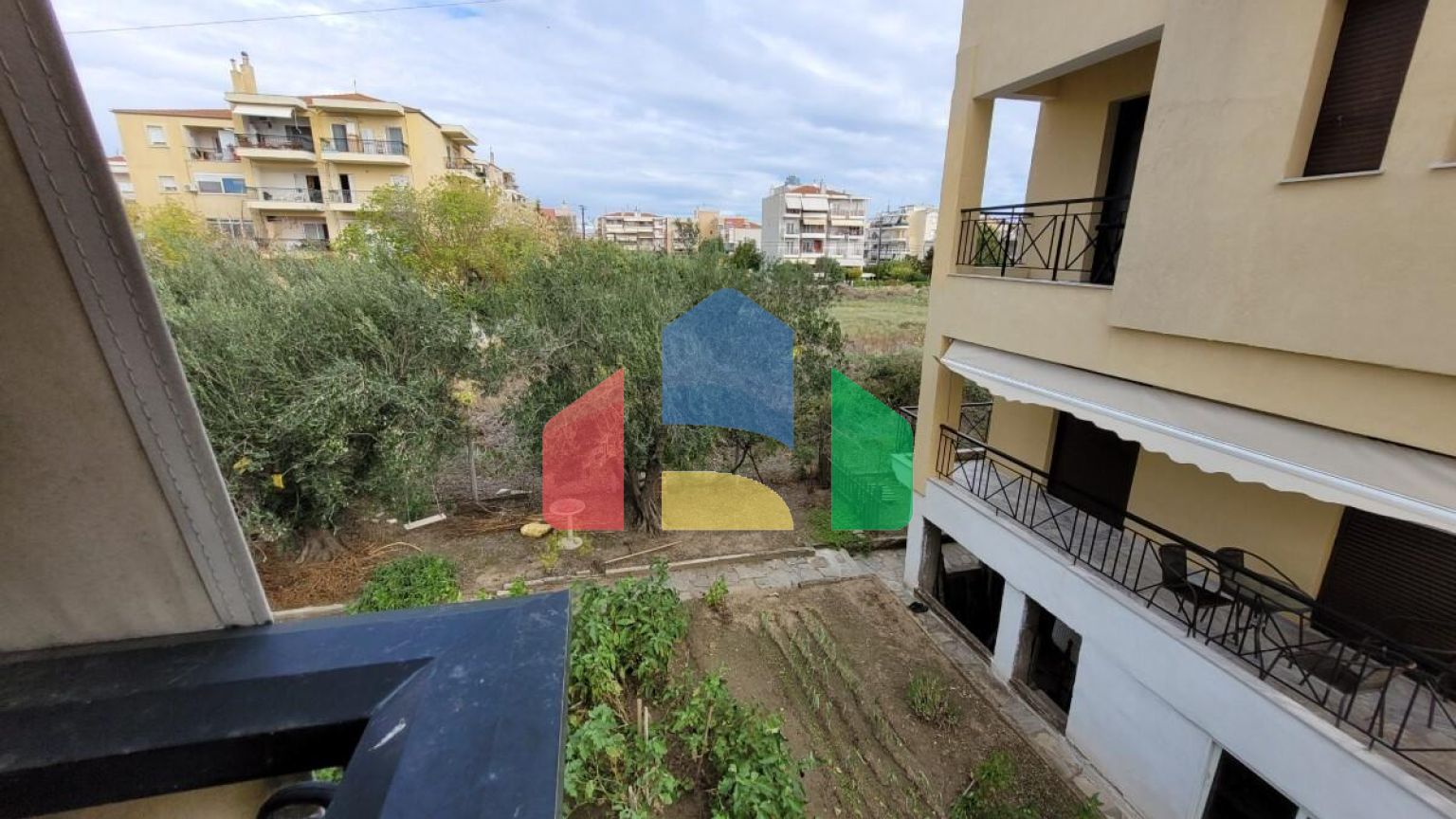 Продаж - Таунхаус 235 m² в передмісті Салонік