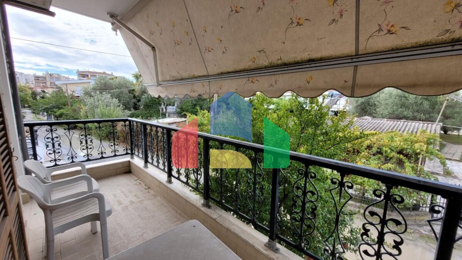 Продаж - Таунхаус 235 m² в передмісті Салонік