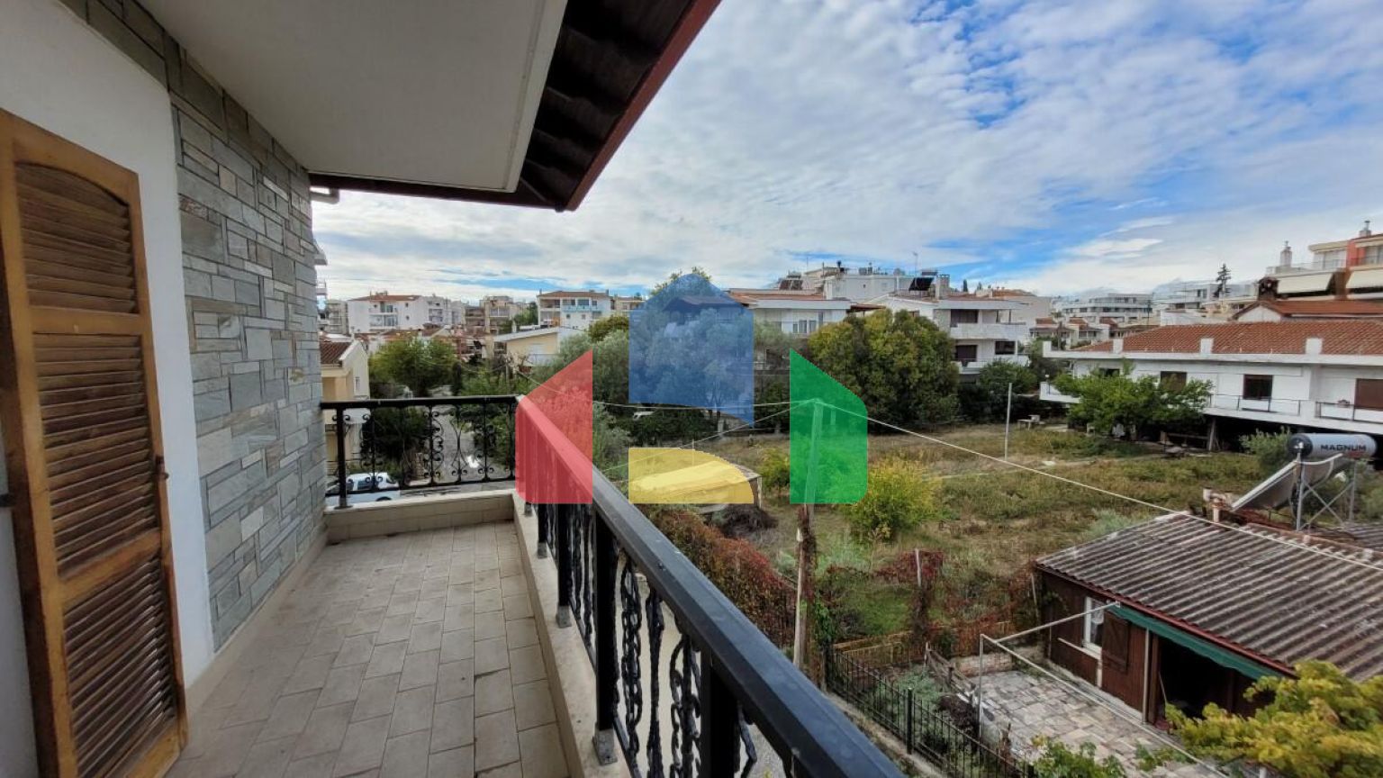 Продаж - Таунхаус 235 m² в передмісті Салонік