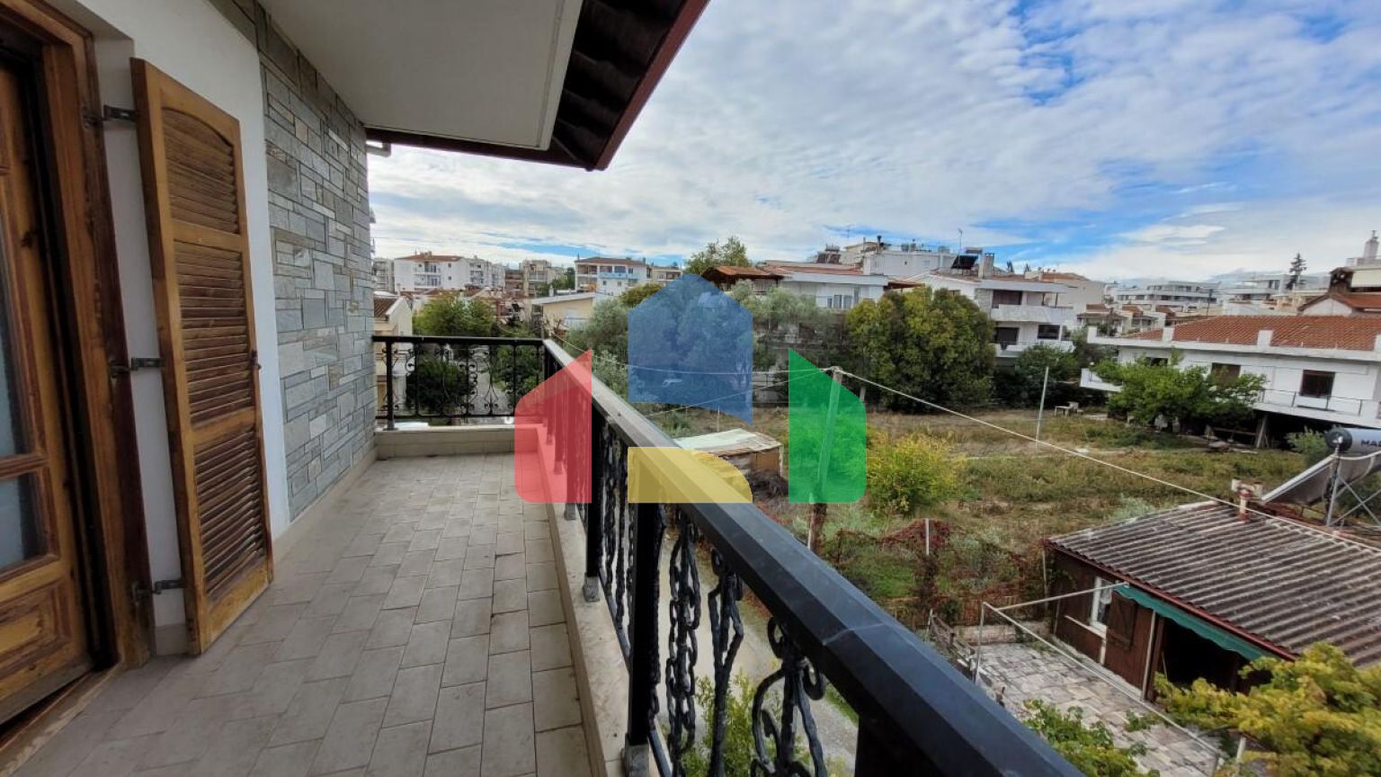 Продаж - Таунхаус 235 m² в передмісті Салонік