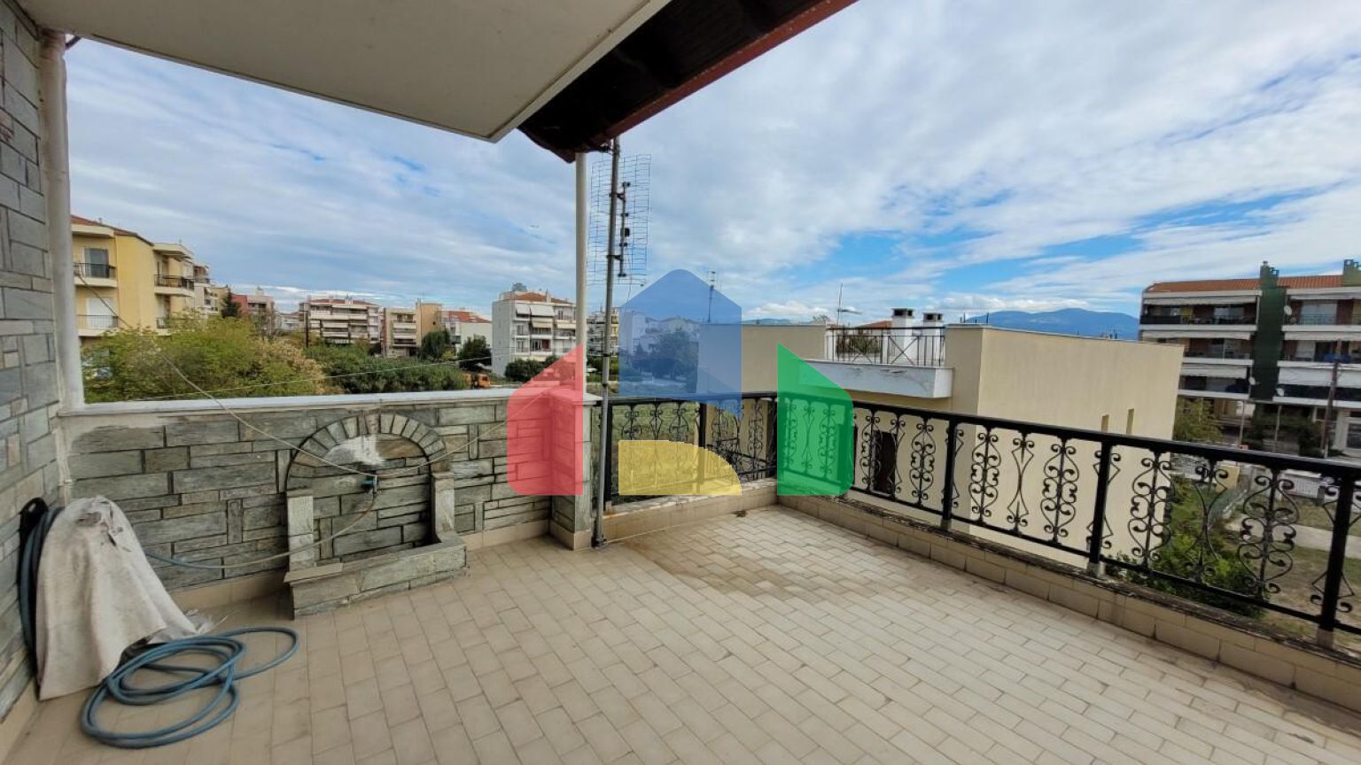 Продаж - Таунхаус 235 m² в передмісті Салонік