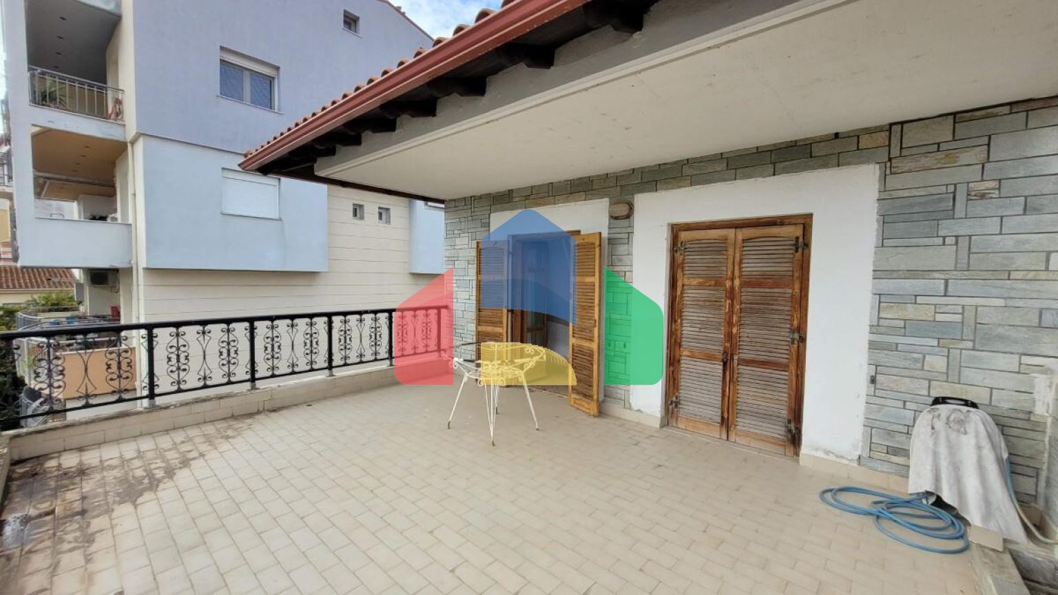 Продаж - Таунхаус 235 m² в передмісті Салонік