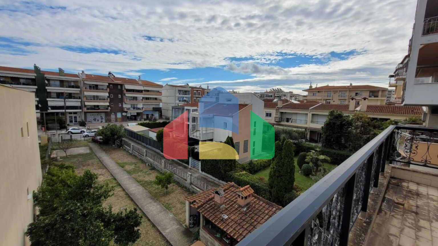 Продаж - Таунхаус 235 m² в передмісті Салонік